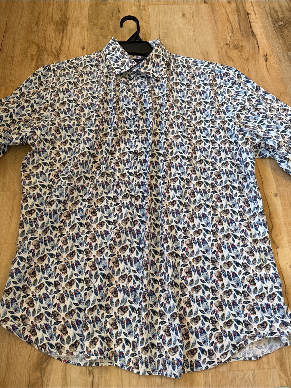 Gem Malki Men’s European Modern Fit Skull Feather Long Sleeve Shirt, Size L